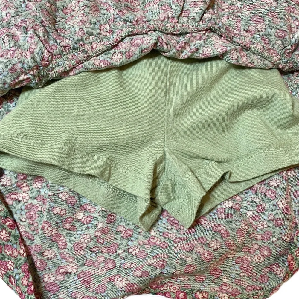 OshKosh B'gosh Textured Green Top And Flowered Skorts Size 3T